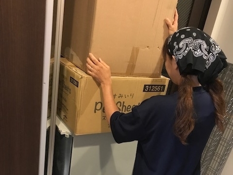 女性作業員